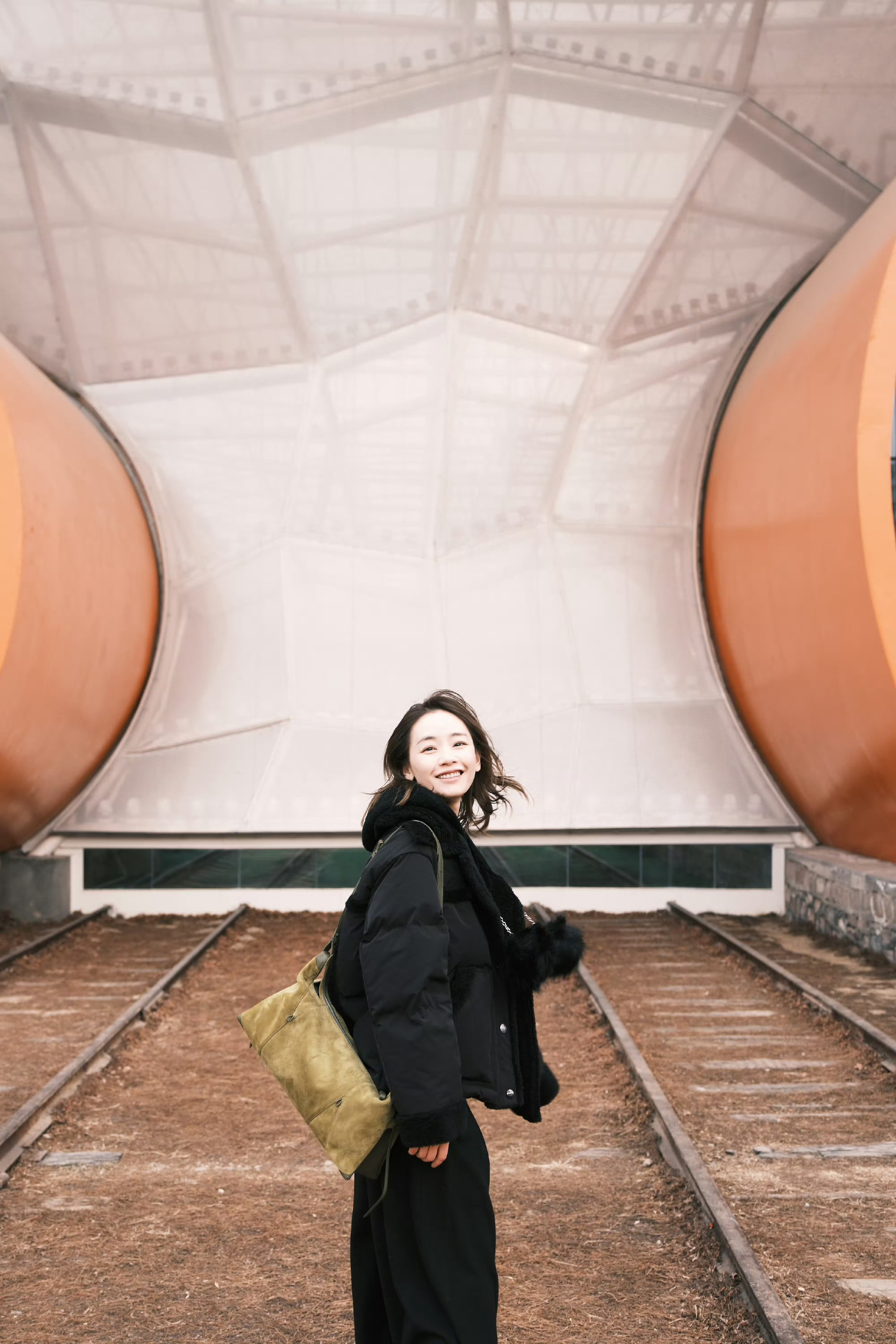 刘雅瑟见鲁豫紧张到手抖刘雅瑟见到鲁豫紧张到手抖也太真实了！明明实力过硬、作品亮眼