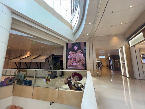 宁艺卓 宁宁Gucci地广新增 p1北京国贸p2韩国狎鸥亭老佛爷百货 