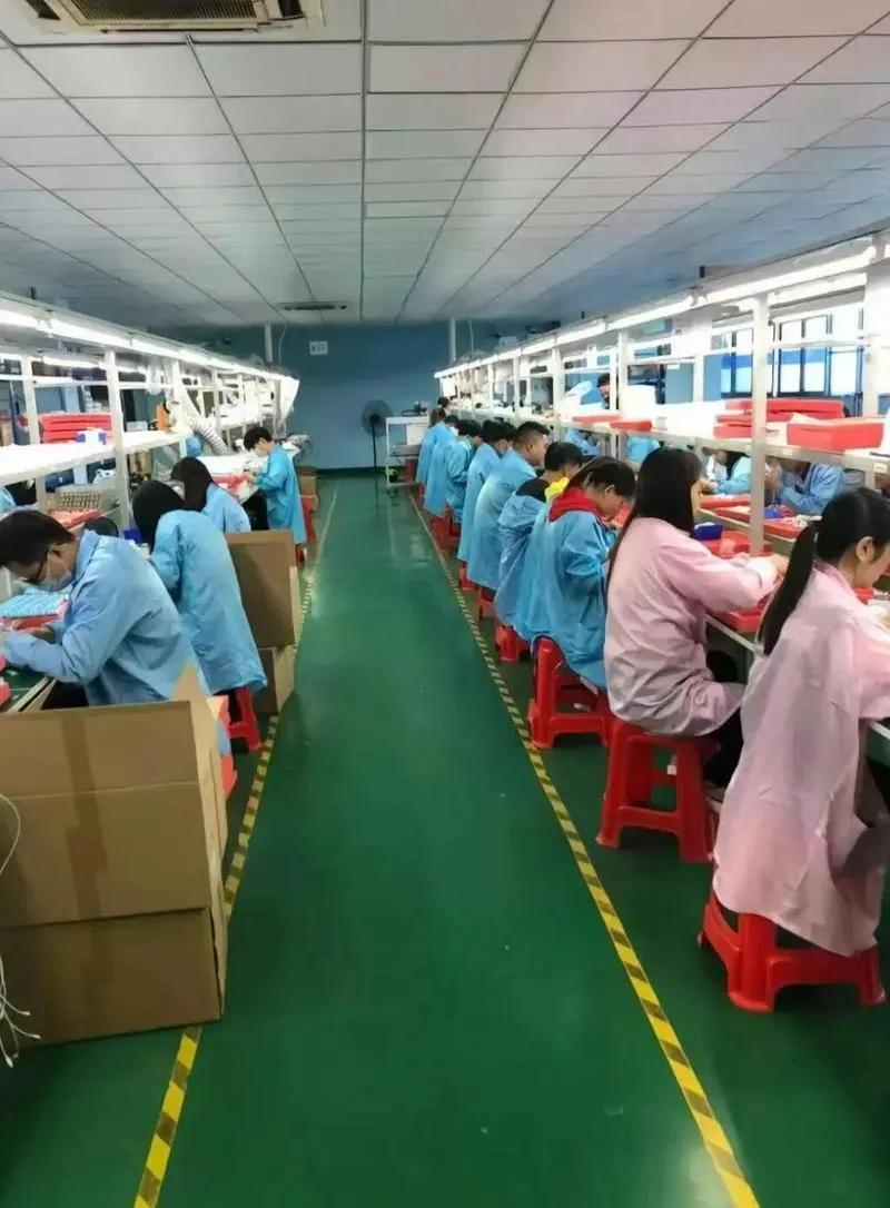 工厂月薪过万的岗位永远在招人。一个高薪职位为什么永远缺人？因为能拿到这个钱的前提