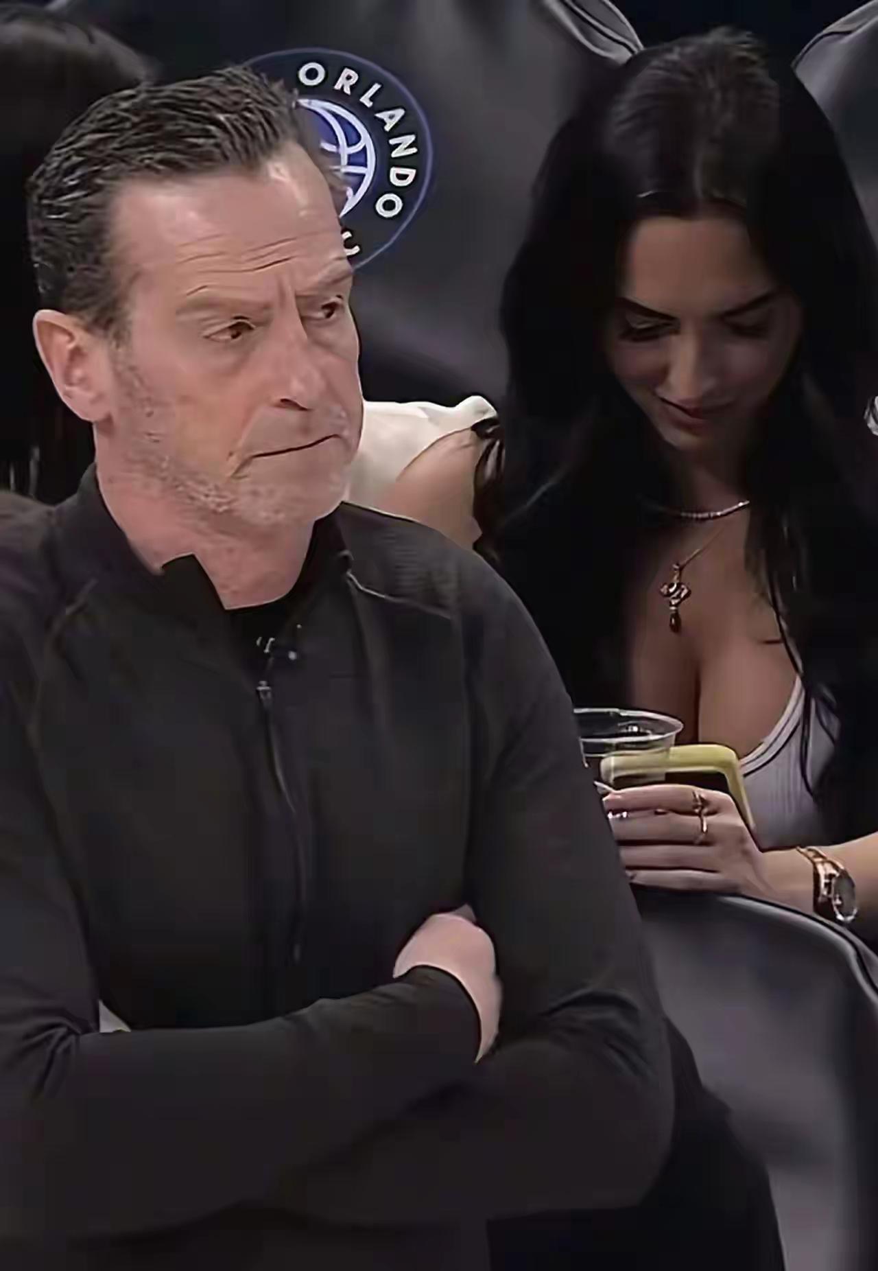 阿特金森教练反应太慢了，骑士多好的开局，愣是没有把握好，第一节后半段竟然没人得分