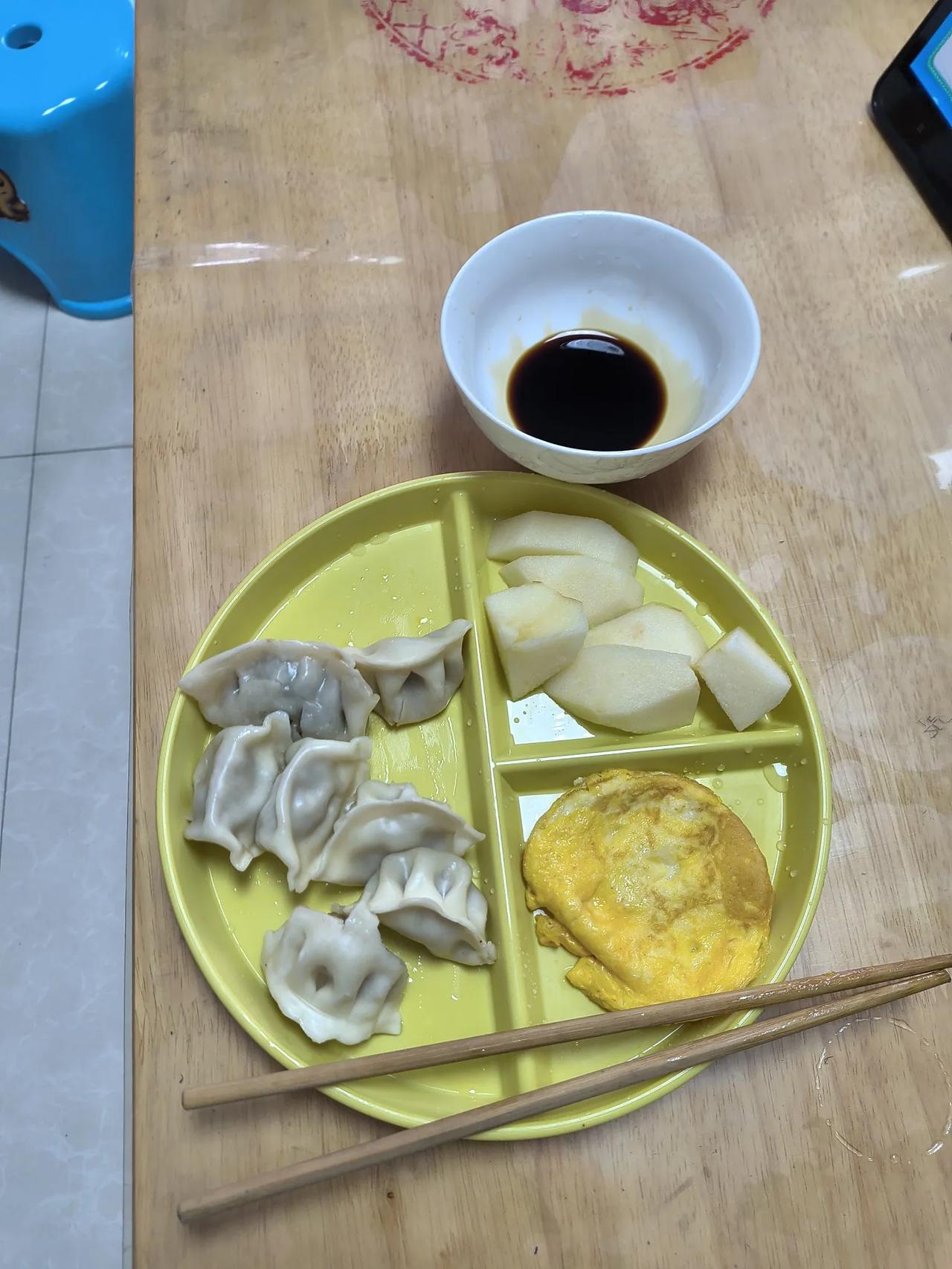 娃的早餐VS我的早餐