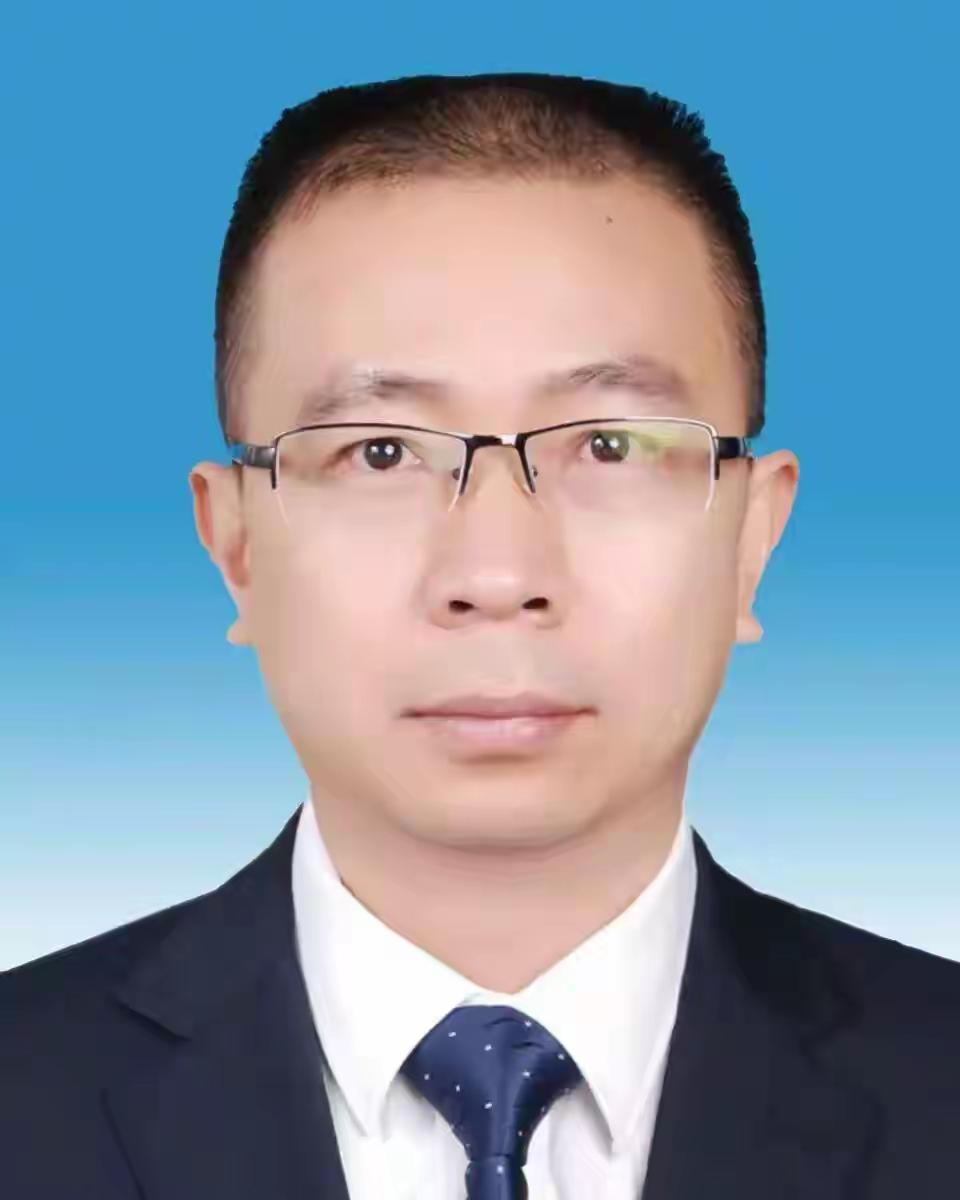 一个州级的住房公积金中心主任，安排下属单位买500斤的散装白酒用于公务接待，还储