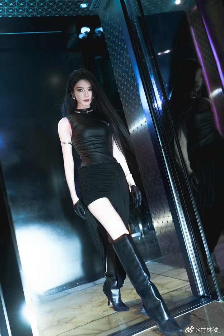 代斯万千惠居然是同学原来代斯万千惠是同学谁能想到代斯和万千惠居然是同学啊，这梦幻