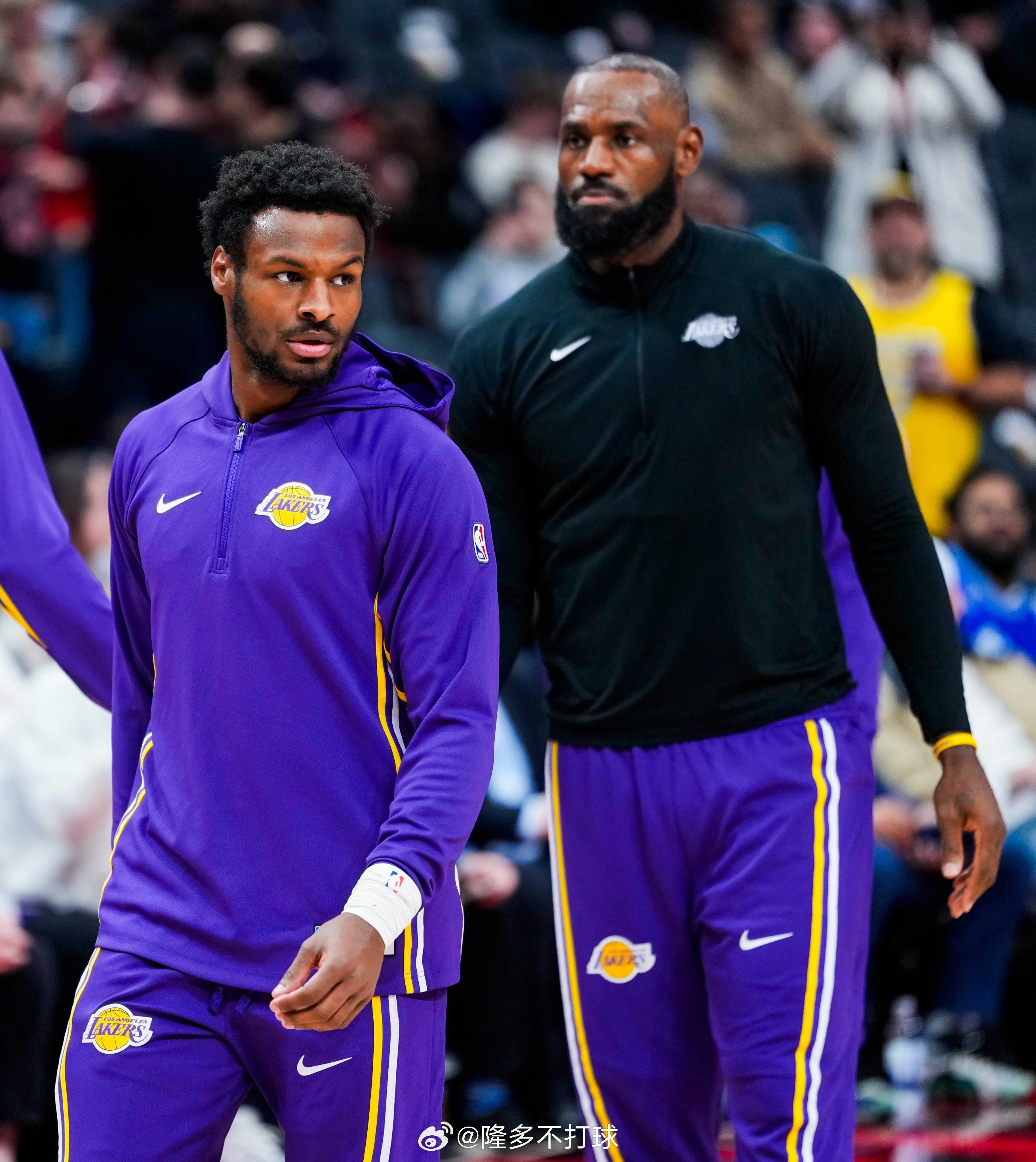 Sam Amick：勒布朗·詹姆斯预计不会重返湖人，骑士与勇士被视为他最可能的下