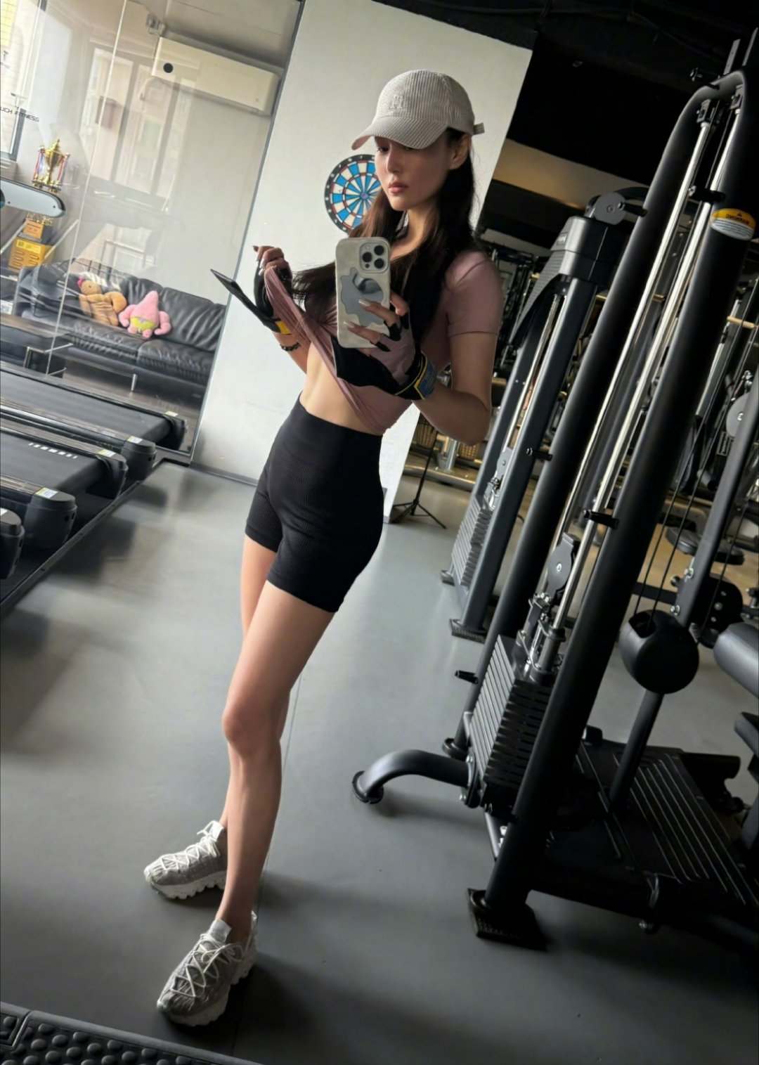 什么时候我能变得跟张馨予一样自律就好了[泪奔]！姐姐已经很瘦了[苦涩][苦涩] 