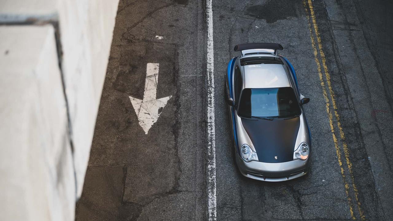 近日，著名保时捷收藏家马格努斯·沃克（Magnus Walker）通过RM苏富比