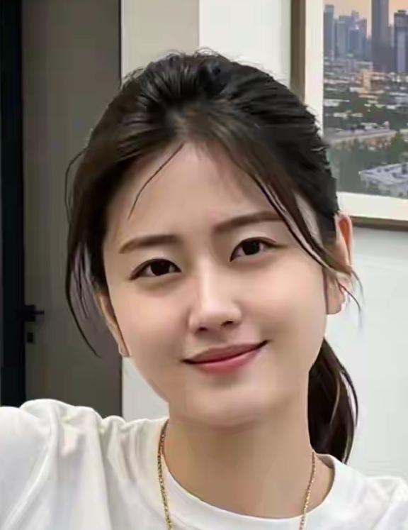 这个倾国倾城的美女像哪位明星？发言区留言。