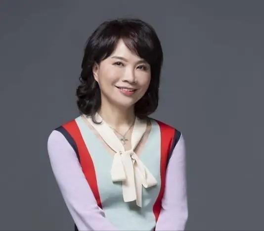 最近台湾媒体人陈凤馨的一段话又火了。她说，如果14亿大陆同胞都讨厌台湾，那台湾真