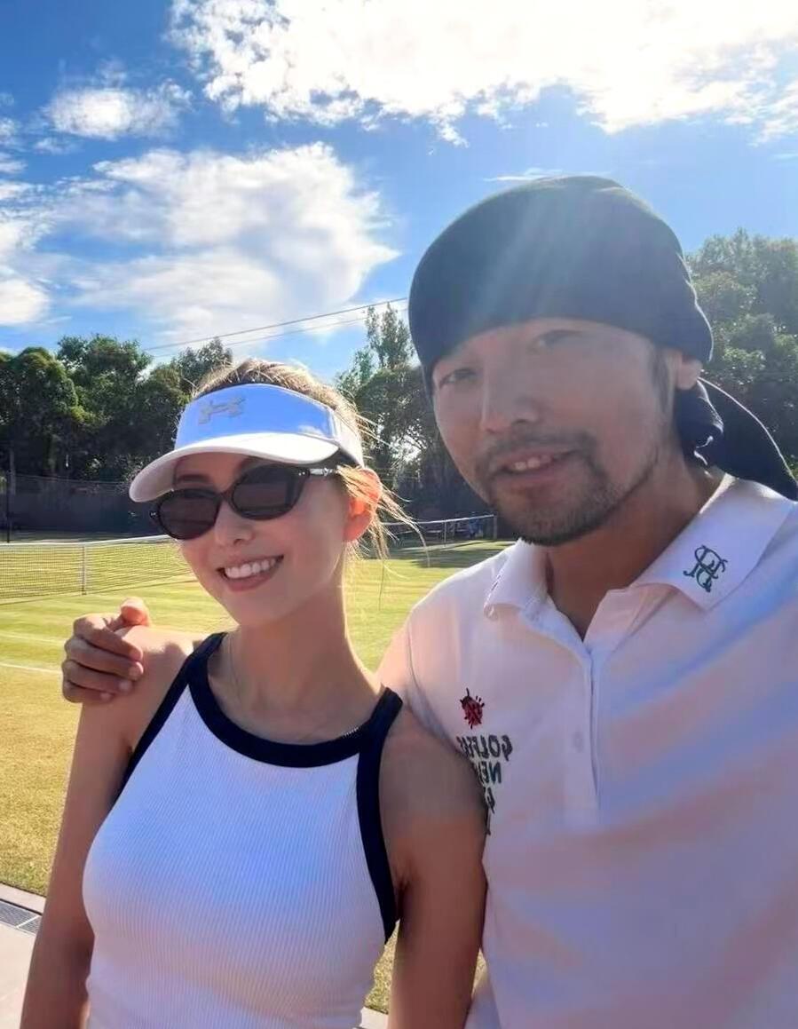 周杰伦昆凌今天情人节合影[心][心] ​​​