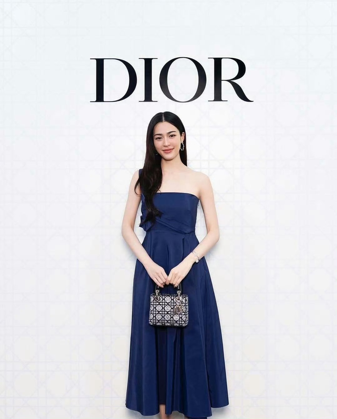 邝玲玲DIOR官方新图好港啊女神 ​​​