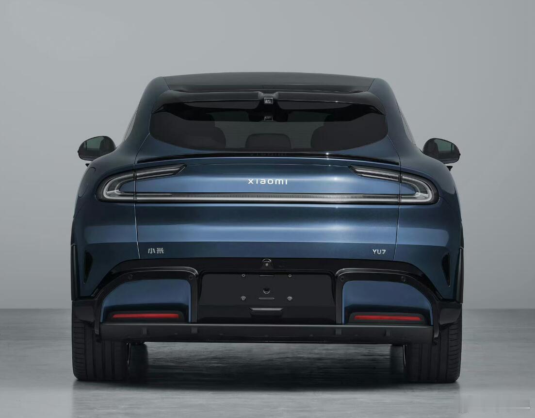 这个有点没想到，小米YU7还会有一个更入门、更便宜的版本？有一个细节是，整备质量