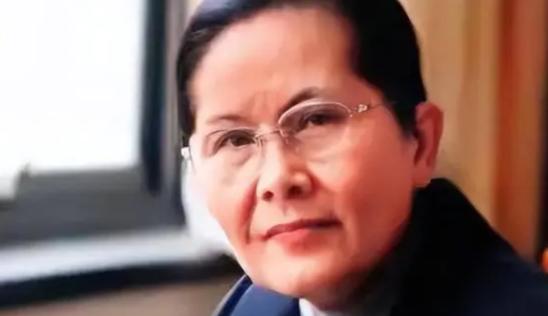 中国有茅台院士！烟草院士！可笑的是，我国半导体真正的专家李爱珍，曾经四次申请中国