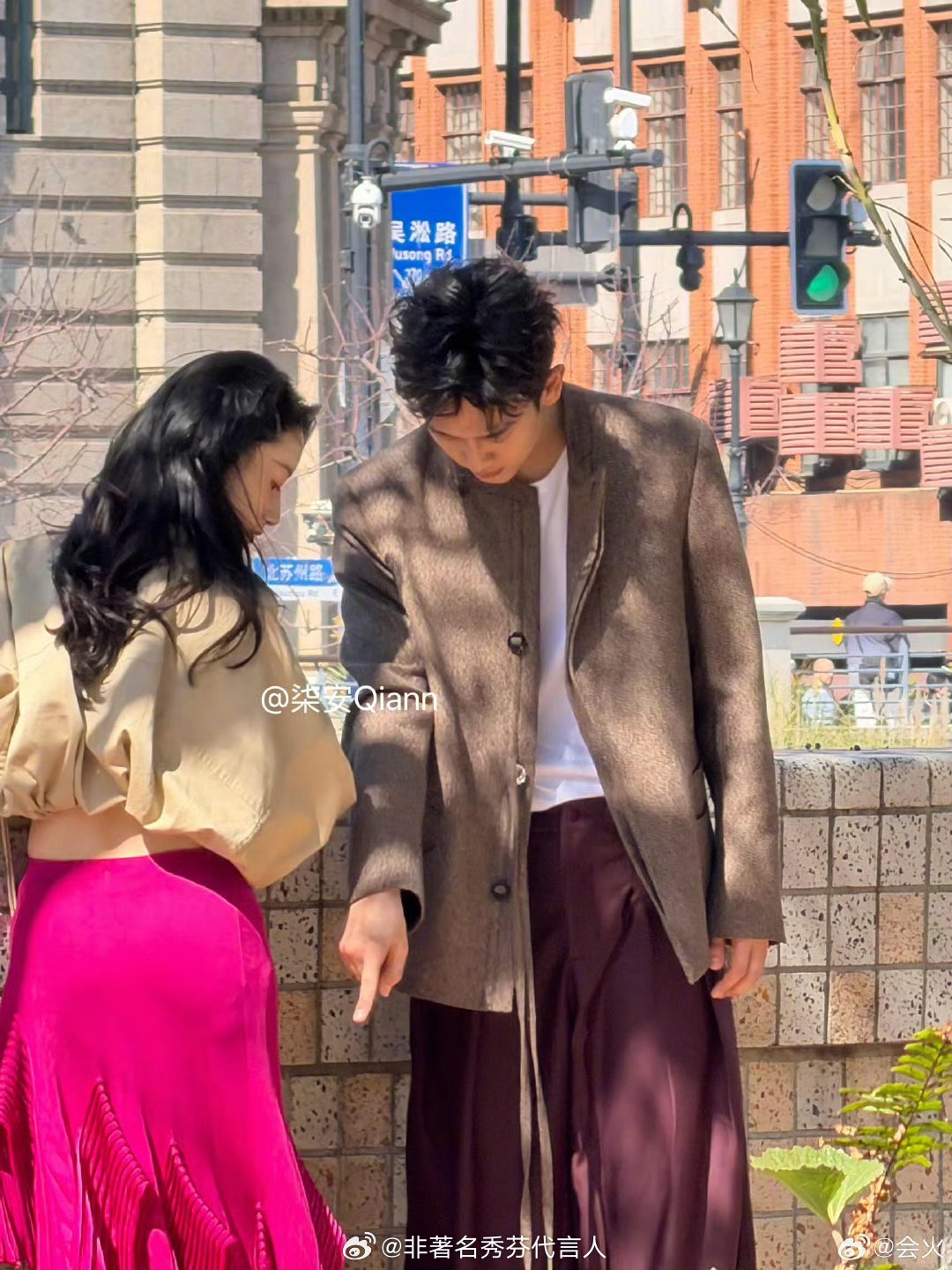 王天辰期待与郭晓婷三搭很多人都敢说姐姐姐夫的CP感真的太足了。 