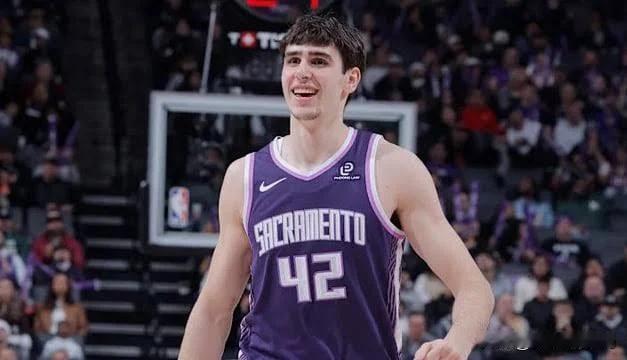 NBA情报局10月12日讯

我一直很看好马克西姆-雷诺，联盟不少同行和球迷同样