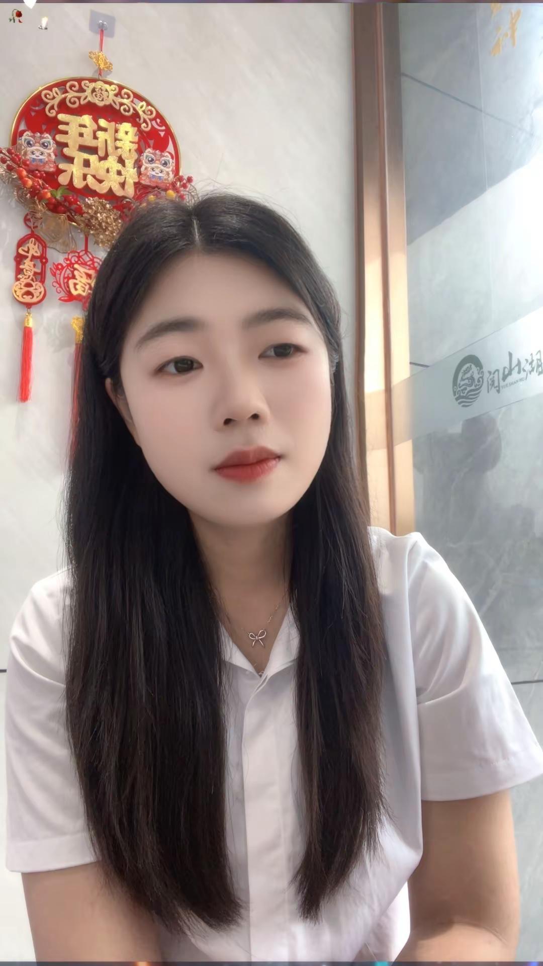 请命运高抬贵手，哪怕有一次温柔，我已经把所有的骄傲弄丢，只想要平淡拥有，能停靠的