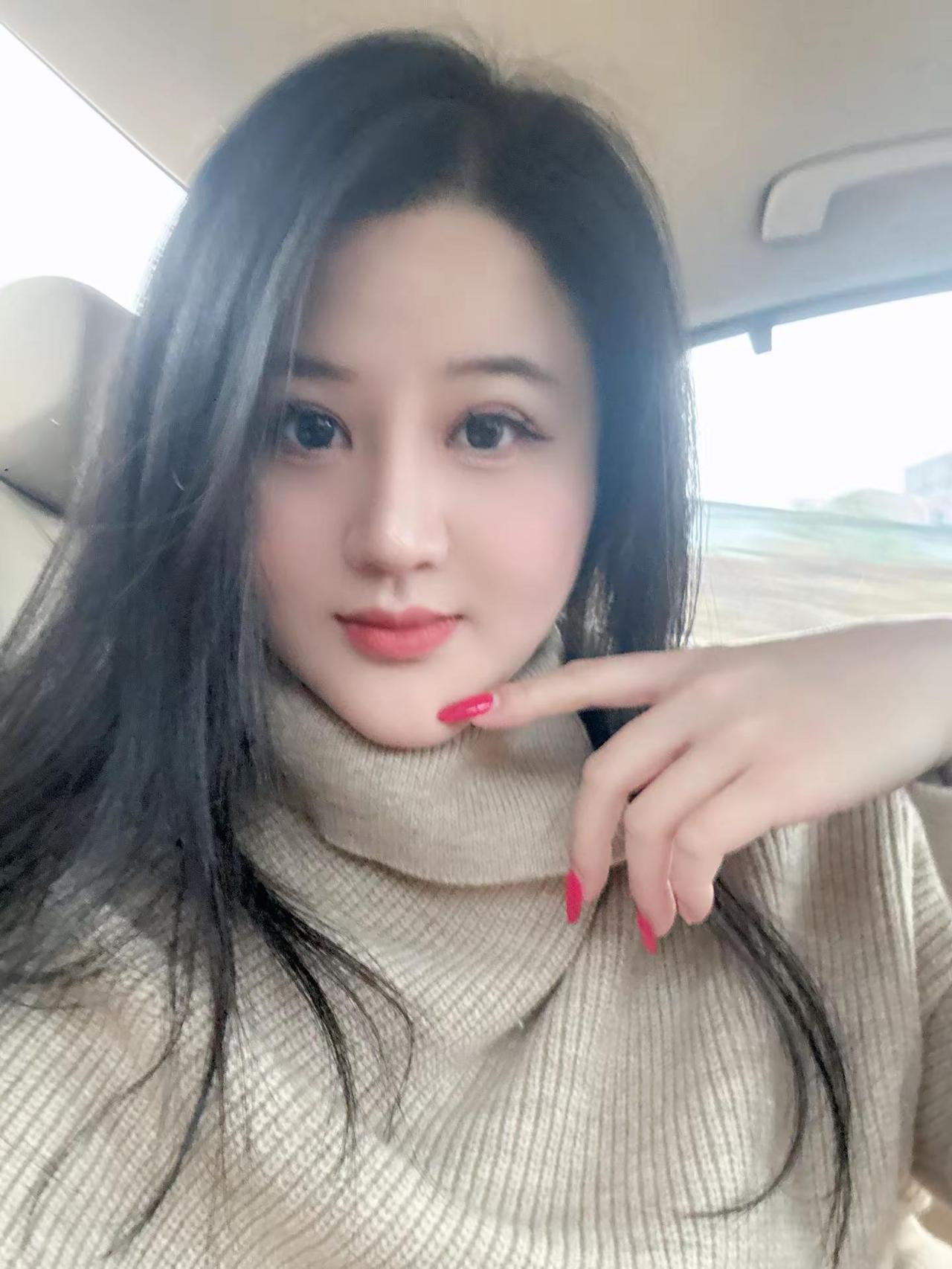 我们都太早出社会了 我很物质 你也满眼利益