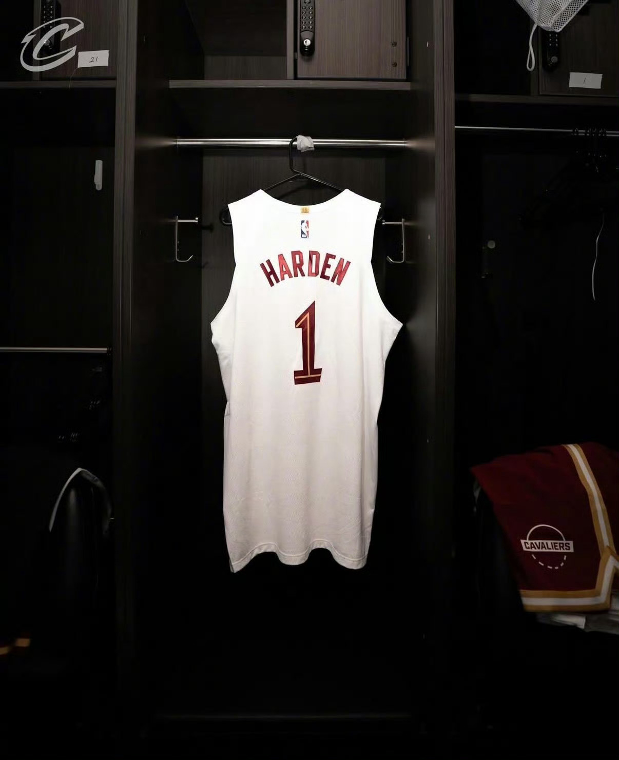 骑士哈登骑士首秀哈登克利夫兰骑士 准备好入手新球衣了吗朋友们