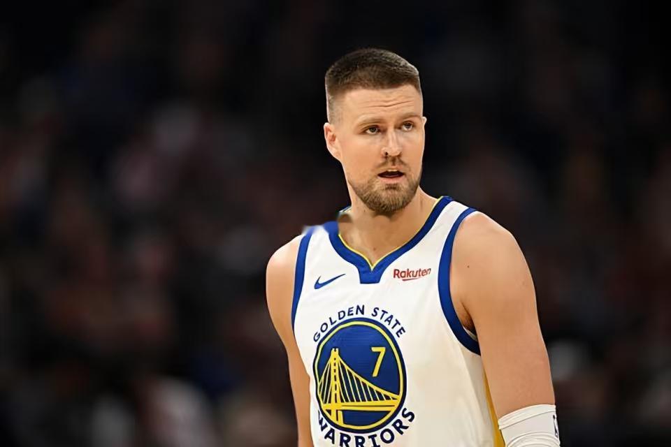 波尔津吉斯的问题是，他对于篮球已经没有激情和兴趣了，所以波尔津吉斯在防守端的投入