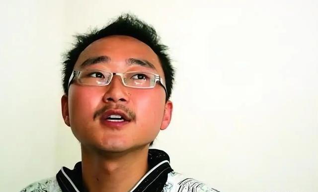 2009年，四川一考生高考作文字体无人能看懂，请来专家辨认后，发现内容也谬以千里