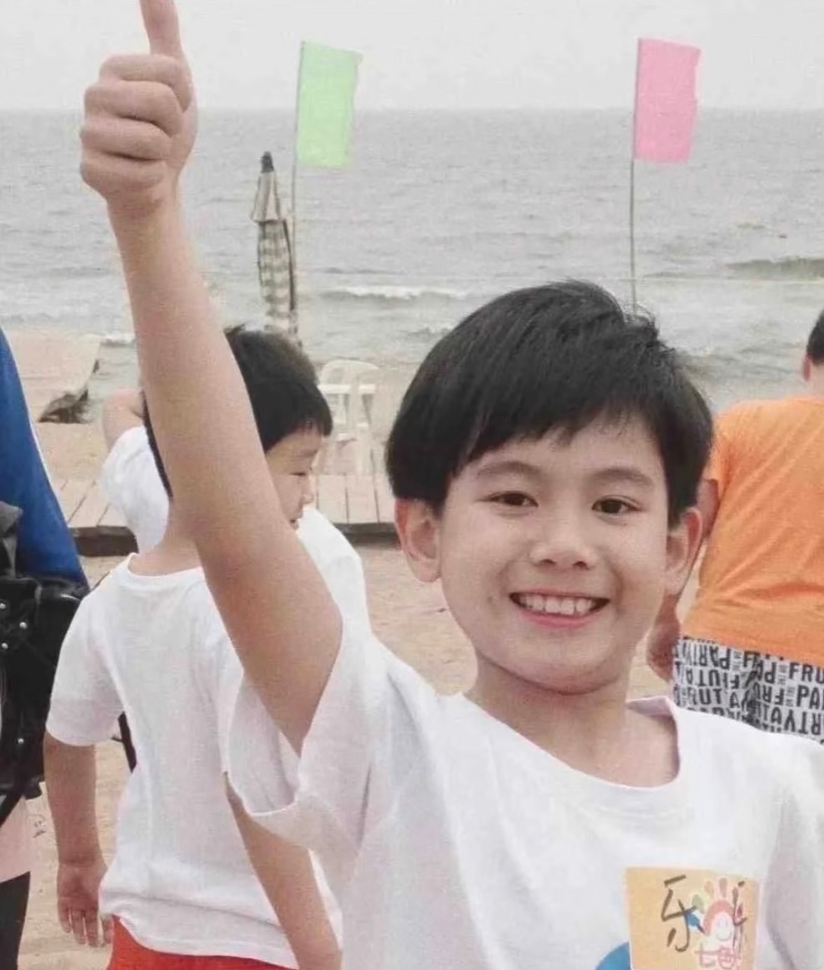 还以为胡先煦本名叫谭尽本名叫乐乐 
