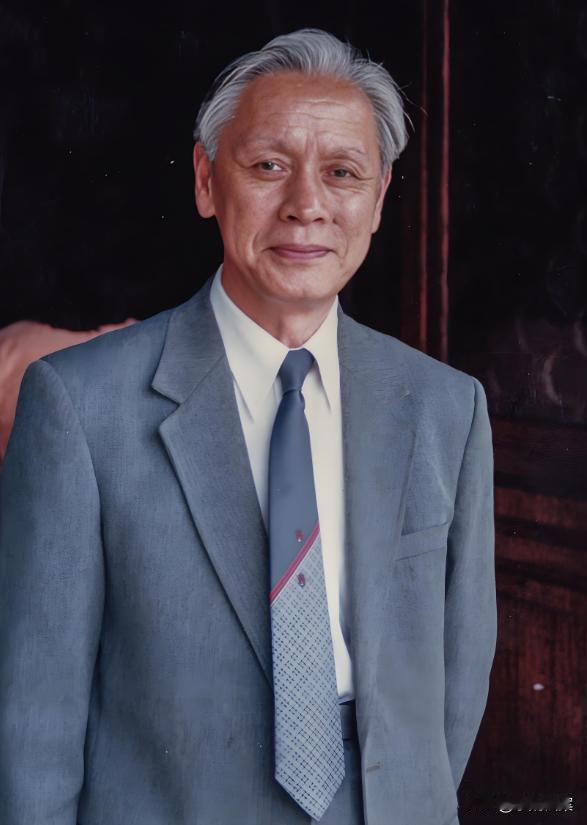 [微风]1959年，他趁着妻子出差，偷偷把一管液体灌入刚满一岁的儿子嘴里，看着儿