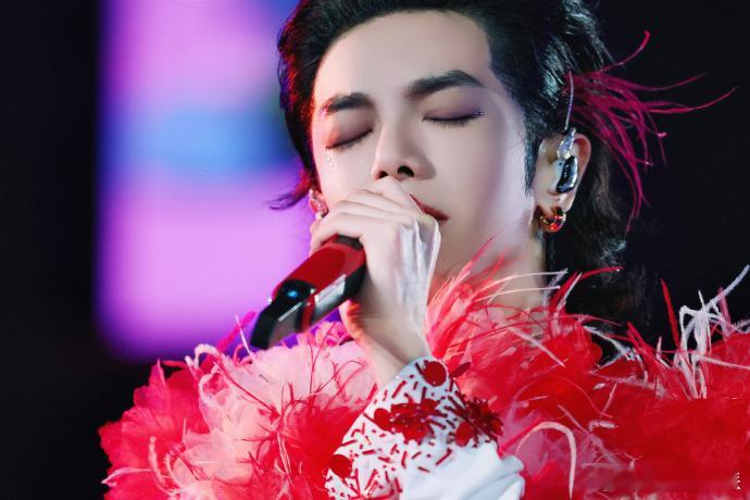 #华晨宇 包容和理解是一生的课题#华晨宇说得好，因为成长环境不一样，人生充满挑战