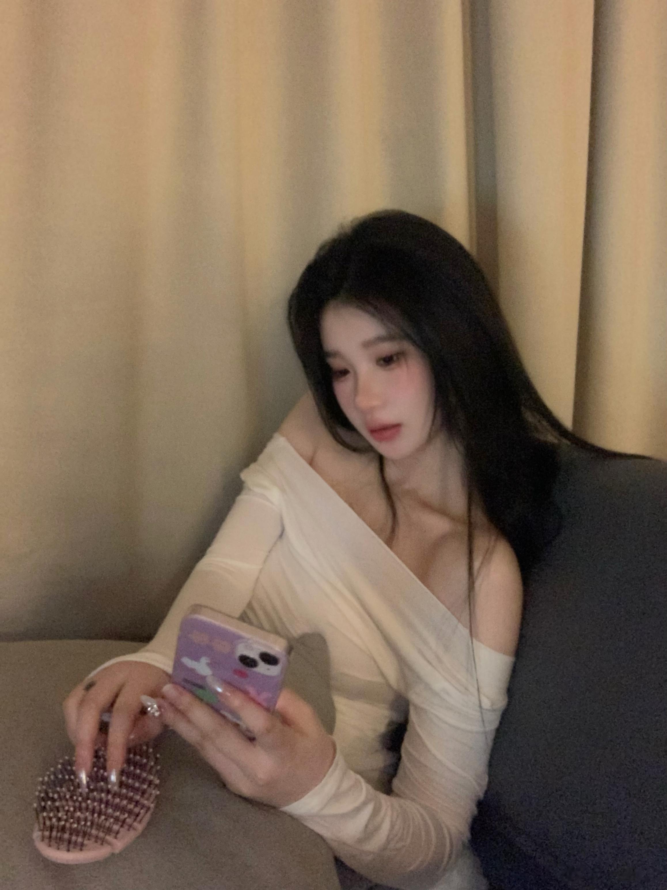 我的心事蒸发成云 再下成雨却舍不得淋湿你 ​​​