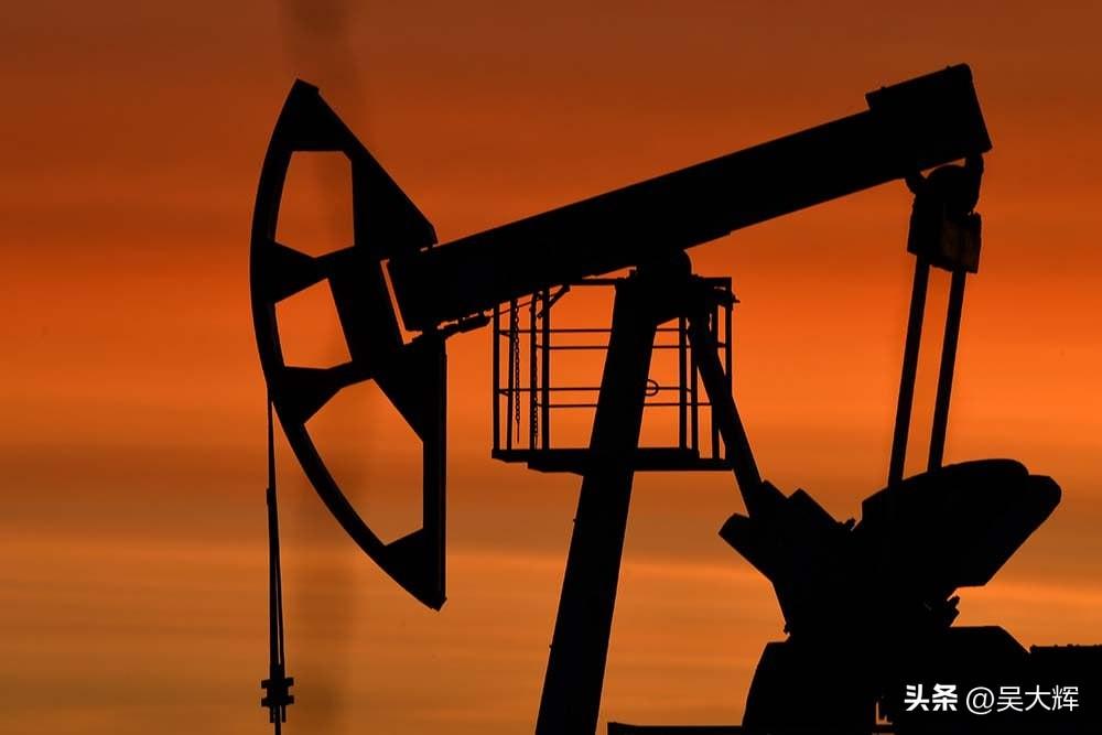 印度专家：新德里应与俄罗斯签署长期石油采购合同

在中东局势升级的背景下，印度的