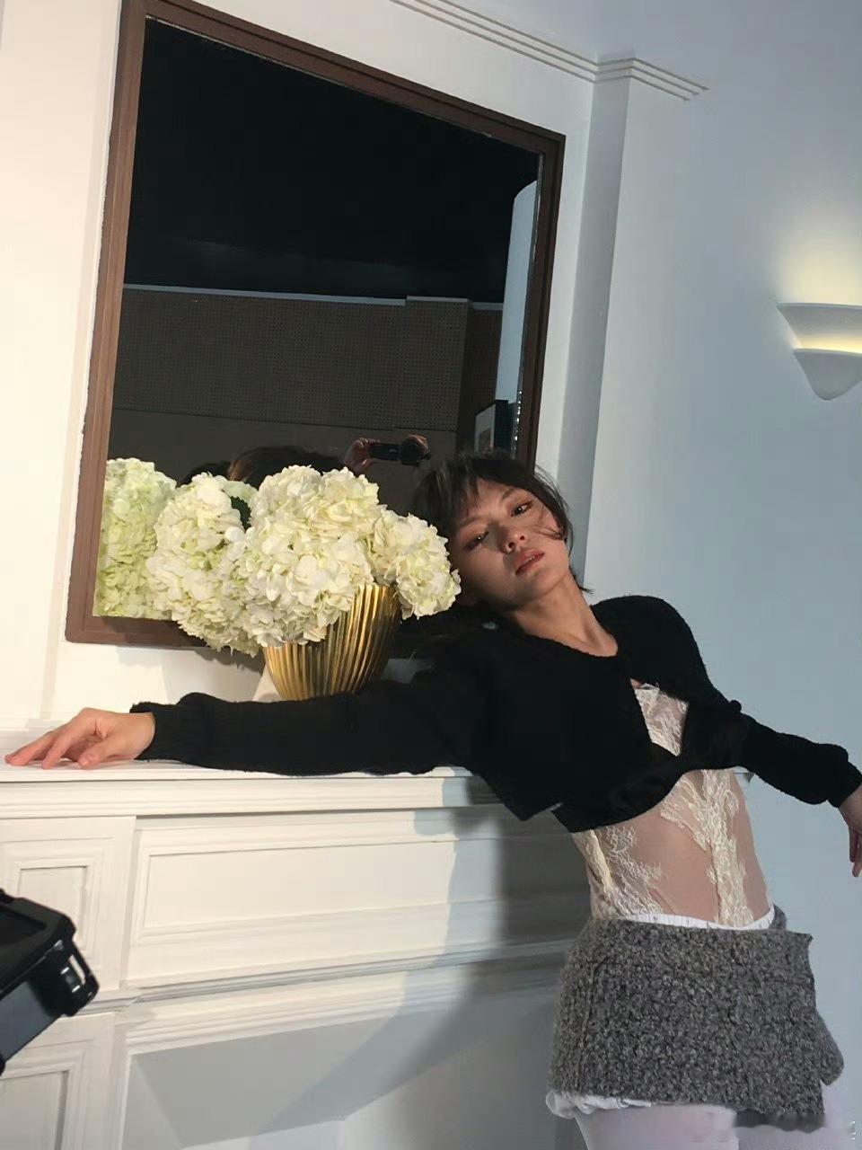 文淇这张感觉可以打我这组图的老公姐气场直接拉满，肌肉线条利落又漂亮，野性美狠狠戳