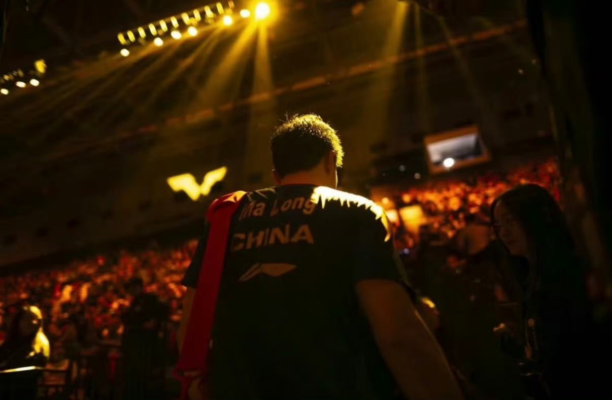 365张爱上马龙的人生照片第133张：这张照片总让我以为是光影处理得很厉害的原画