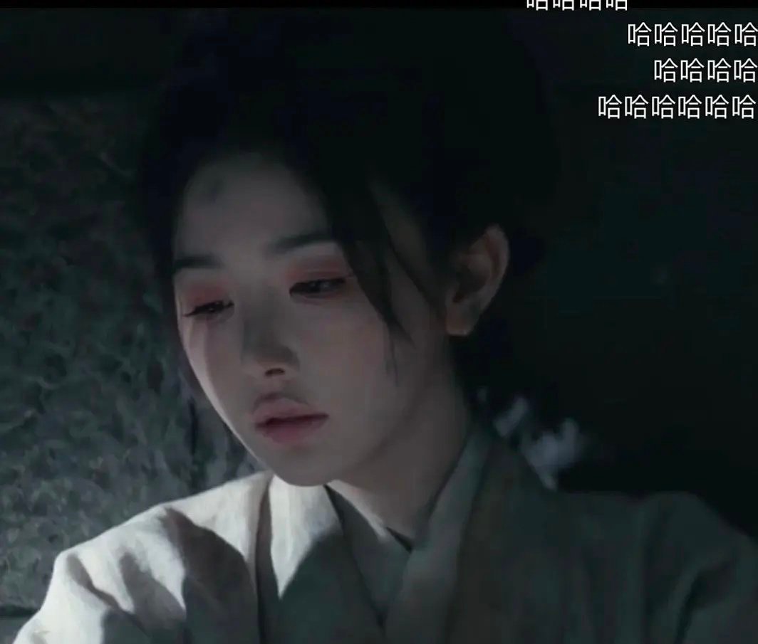孔雪儿九重紫里的监狱妆怎么走的是纯欲风[疑问][疑问][疑问] 眼影 腮红这么粉