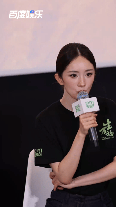 2025年，《生万物》的导演刘家成在专访里毫不掩饰自己的赞赏之情，他直截了当地说