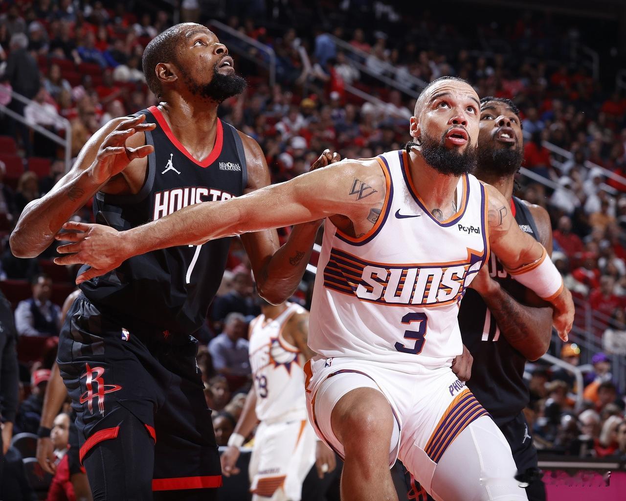 原来一个人，真的可以改变一支球队的气质！
22-23赛季是狄龙在灰熊队的最后一个