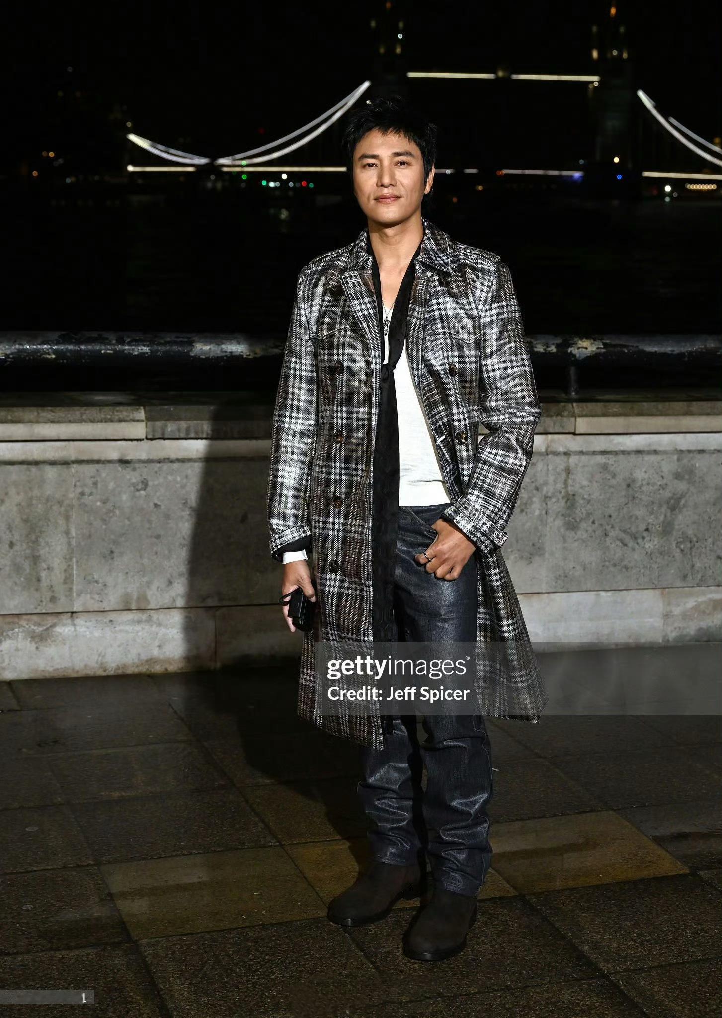 Burberry的G社生图。 