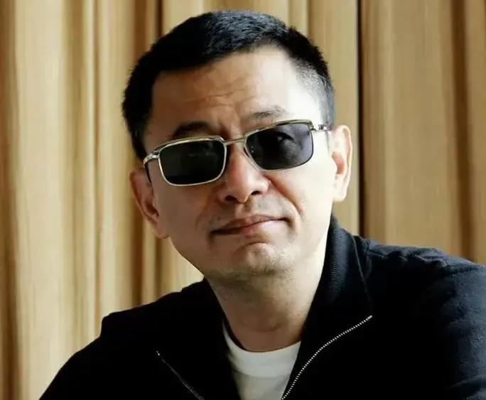 王家卫被骂，事实难辨真假
疑似王家卫的录音被曝光，关于他的传言甚嚣尘上，尤其他被