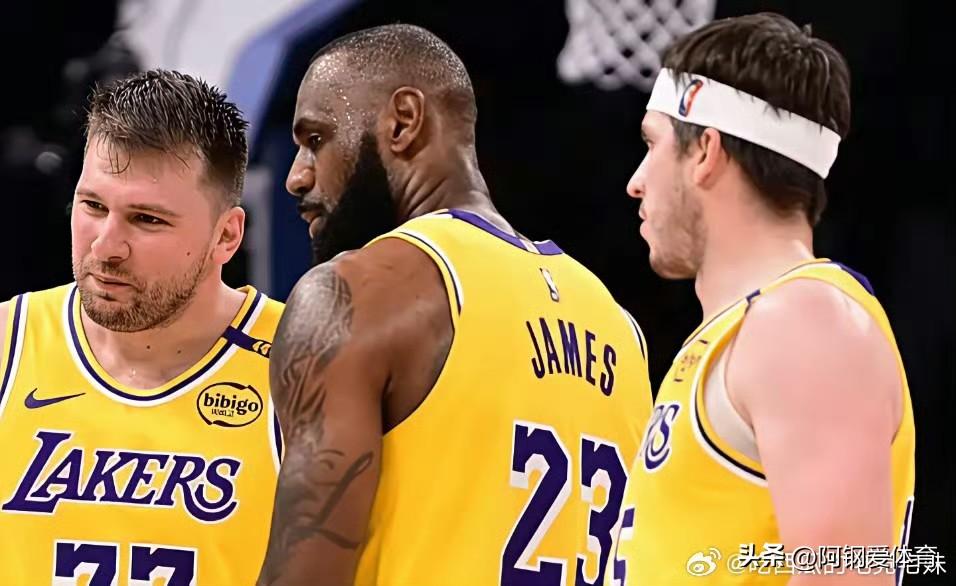 湖人要想下赛季留下这套阵容，还能争争冠军，这样做肯定没毛病！
老詹降到3000万