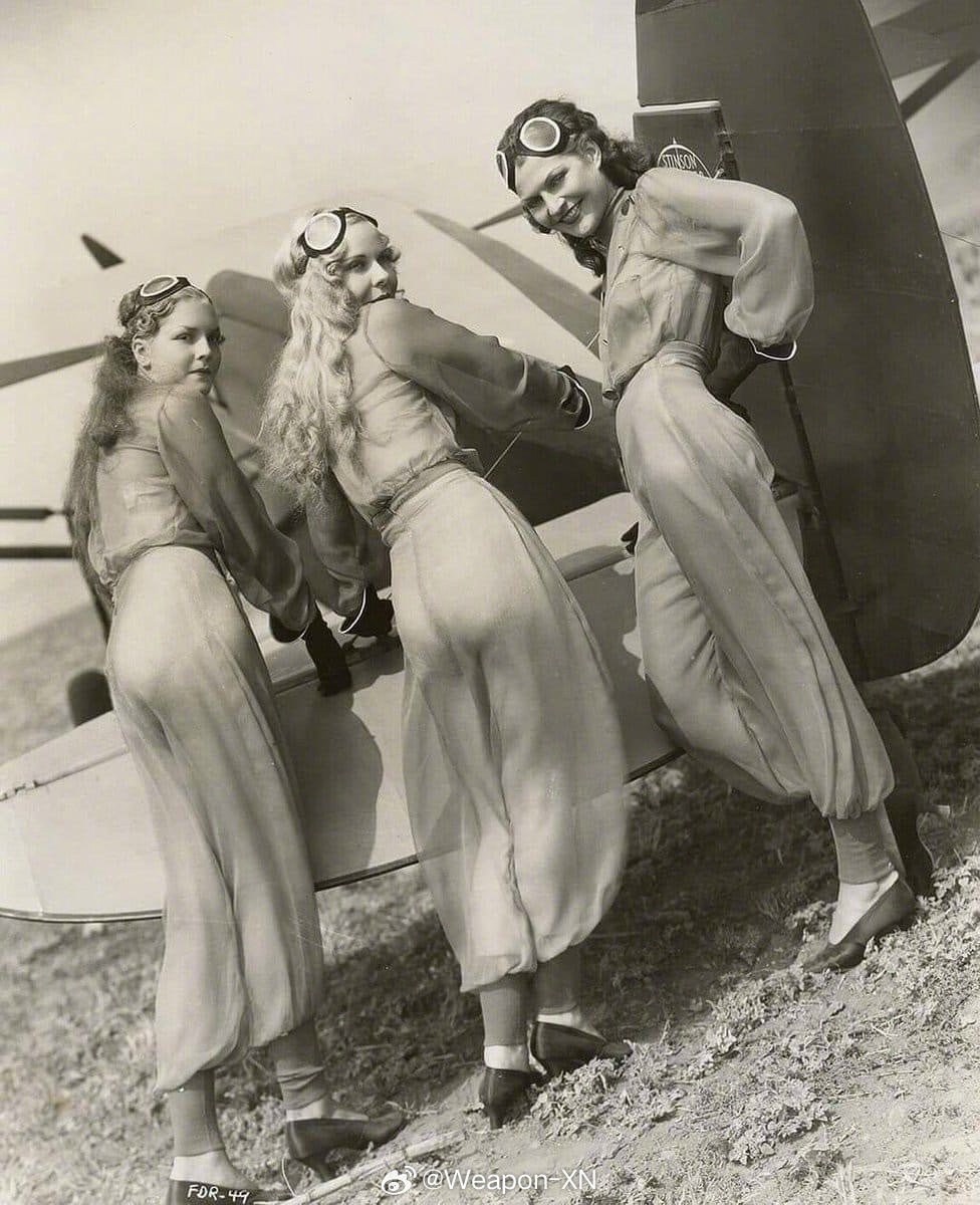 #照片中的历史[超话]# 1933年，美国航空杂技女演员。 ​​​