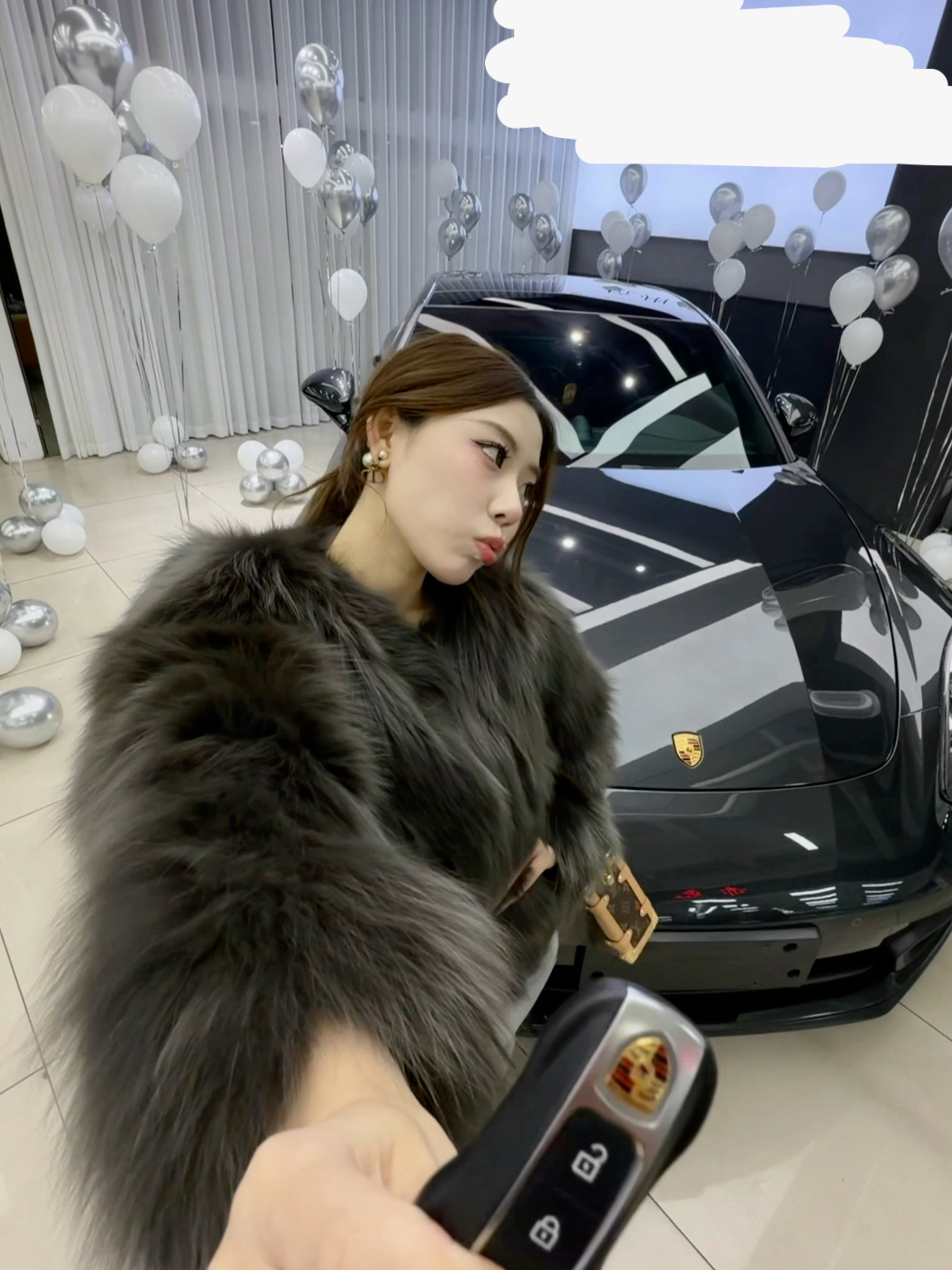 来坐坐姐的副驾