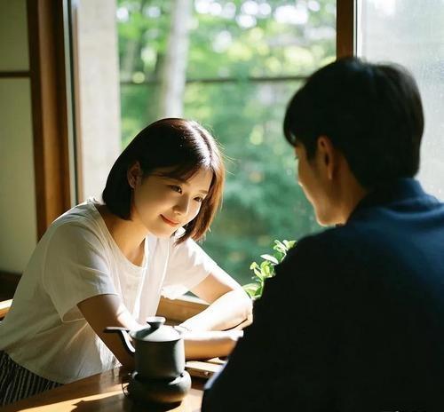 上联：喝一次醉一次次次难受
下联：爱一回伤一回回回痛苦