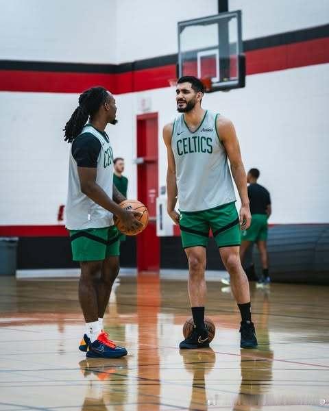 伊朗后卫阿米尼加入凯尔特人夏联队亚洲篮球NBA