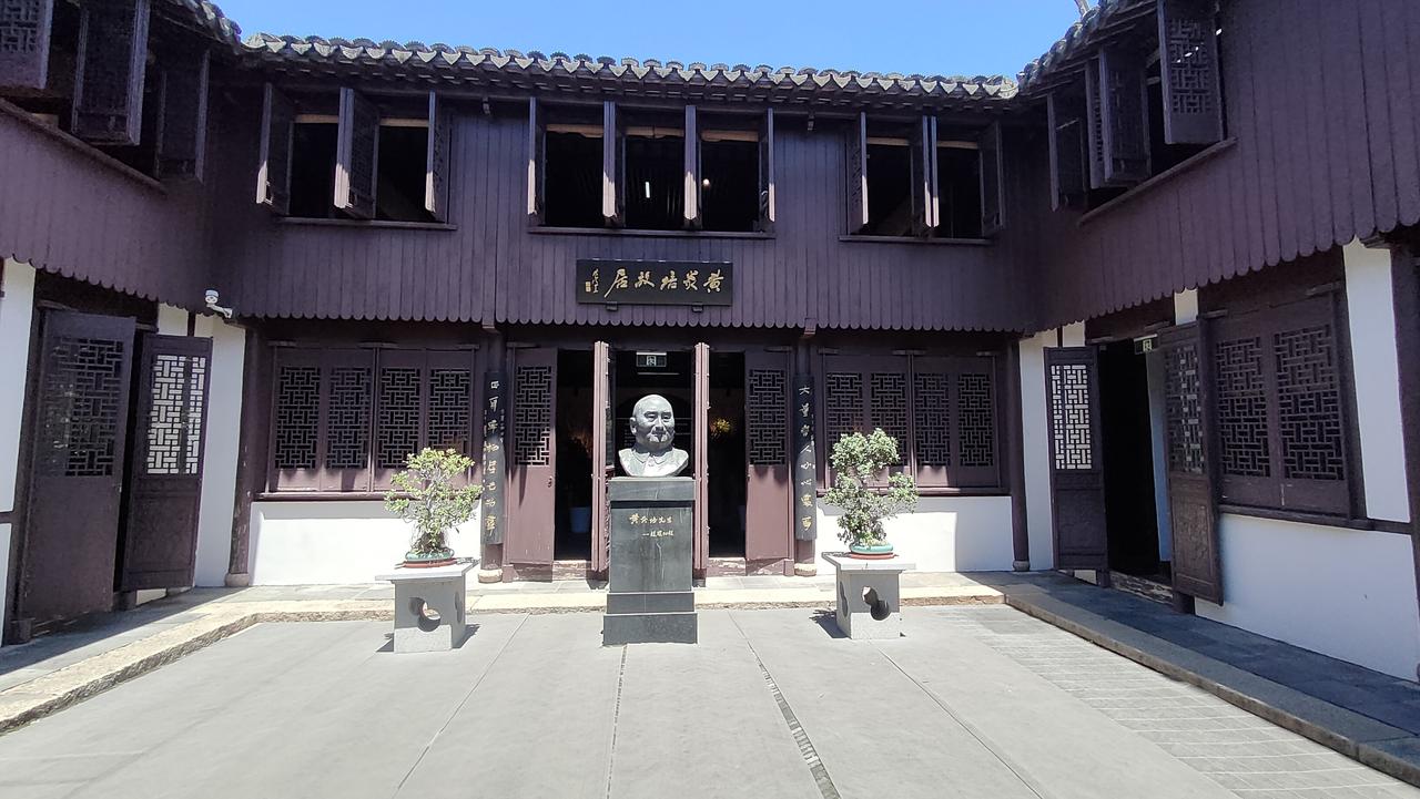 康桥小憩寻幽，川沙古镇访古
 
连日在康桥镇小住，最惬意的便是常去横沔生态公园漫