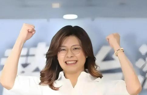 丢掉幻想，准备斗争！国民党已经正式退出了历史舞台的主角席位。郑丽文公开拒绝一国两