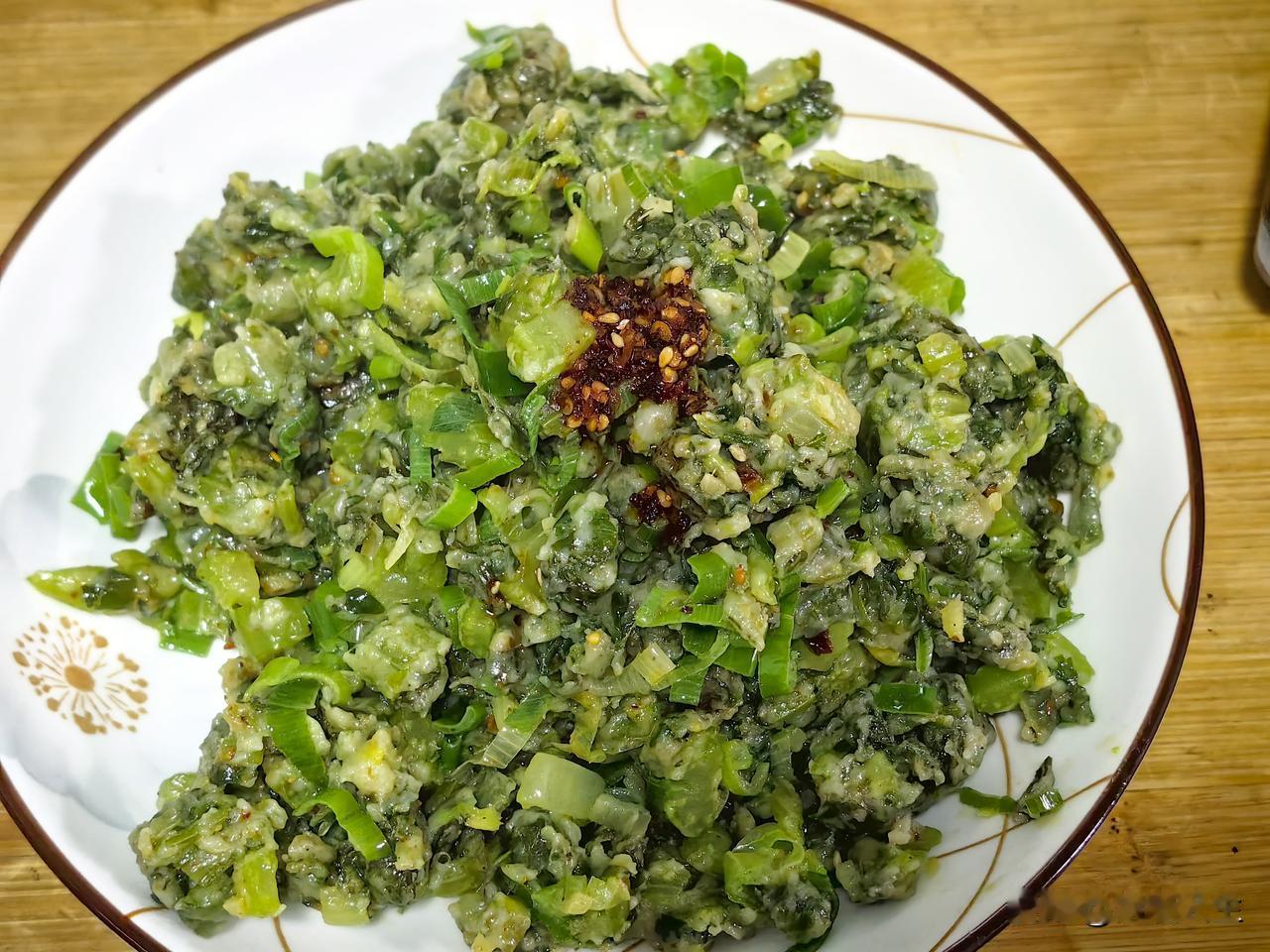 芹菜麦饭，自己动手做的，味道真是杠杠滴，鲜脆香甜，我认为芹菜最佳吃法“芹菜麦饭”