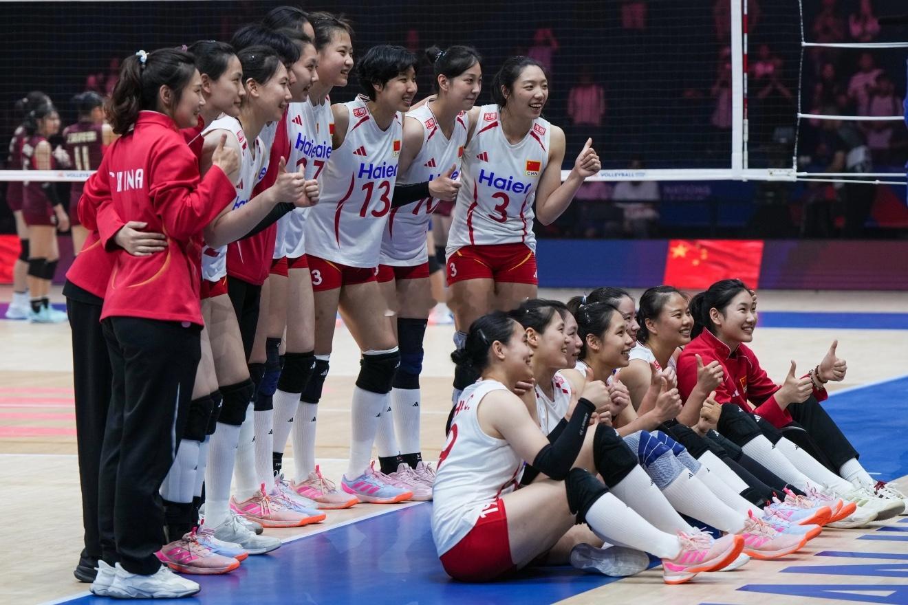 今天中国女排比赛日！🇨🇳19:30   中国女排vs塞尔维亚女排中国女排vs