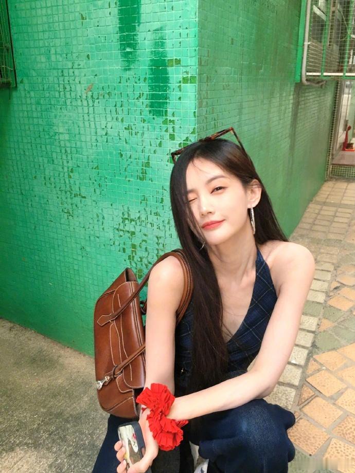 李一桐[超话] 绝美四连拍 我将以这个作为我的澳门旅游拍照模板呀 ​​​