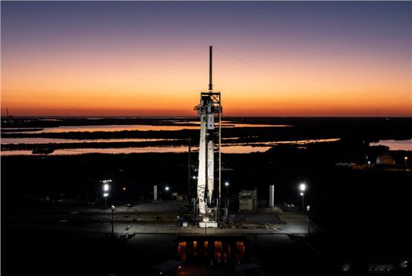 【SpaceX飞龙船准备起飞！滞留太空9个月的美国两名宇航员 终于可以回家了】S