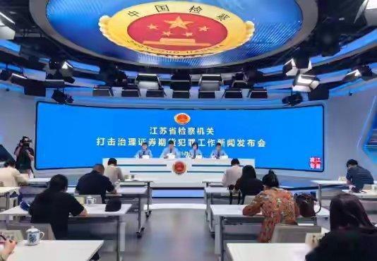 却有此事，不过不是现在的事，发生有一段时间了。这事怪他老公行事不行。提醒过他很多