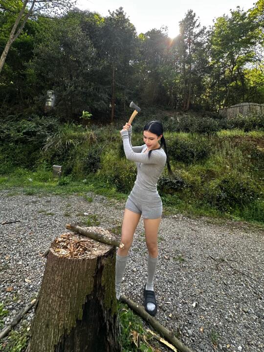 不要惹我生气，我可是有🪓的女孩