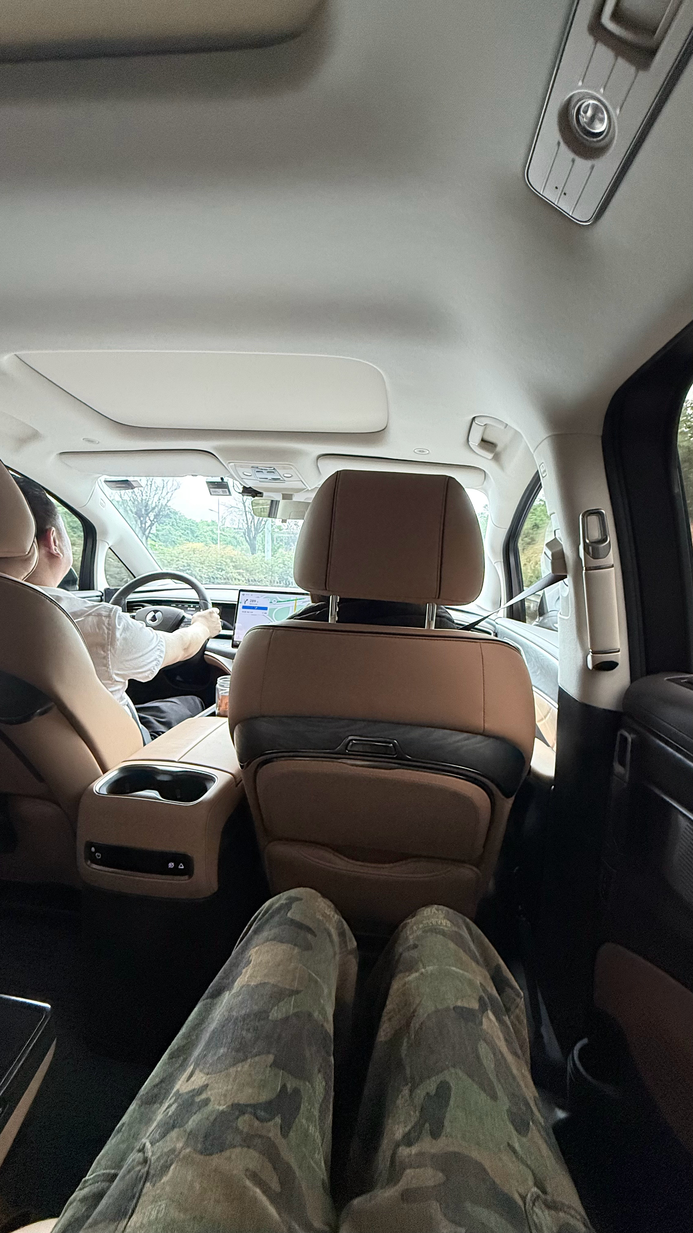 坐着一台MPV明天去体验另一台MPV 成都