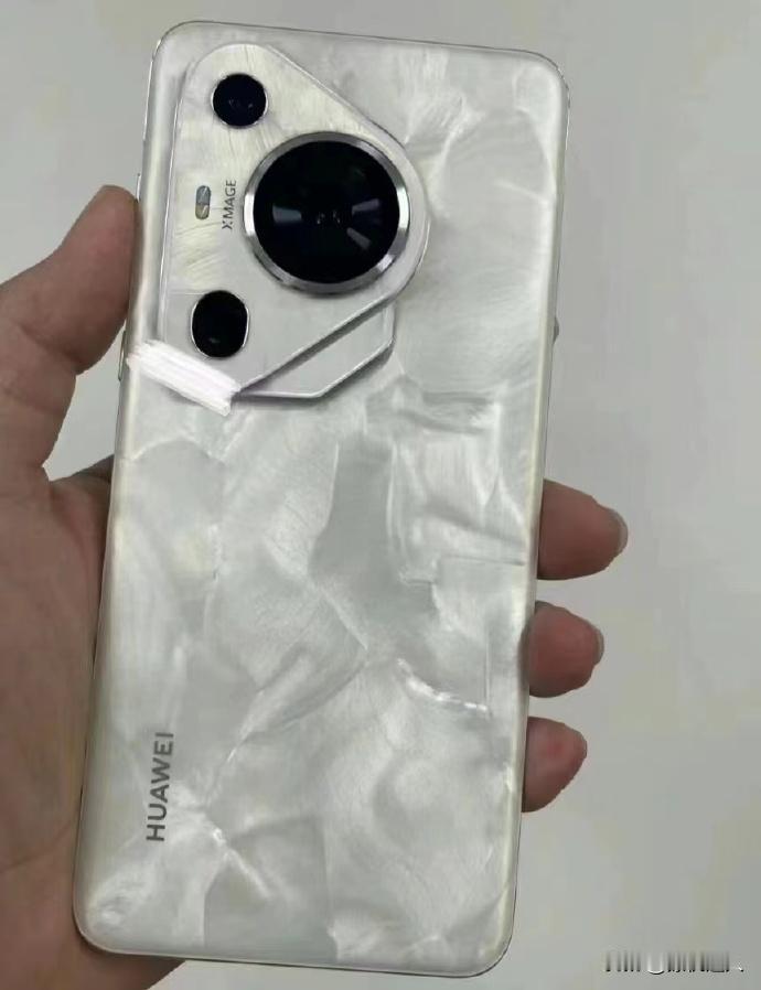 华为P70 Pro长这样？说实话，你们信吗？？[笑哭] ​​​这个设计辨识度拉满